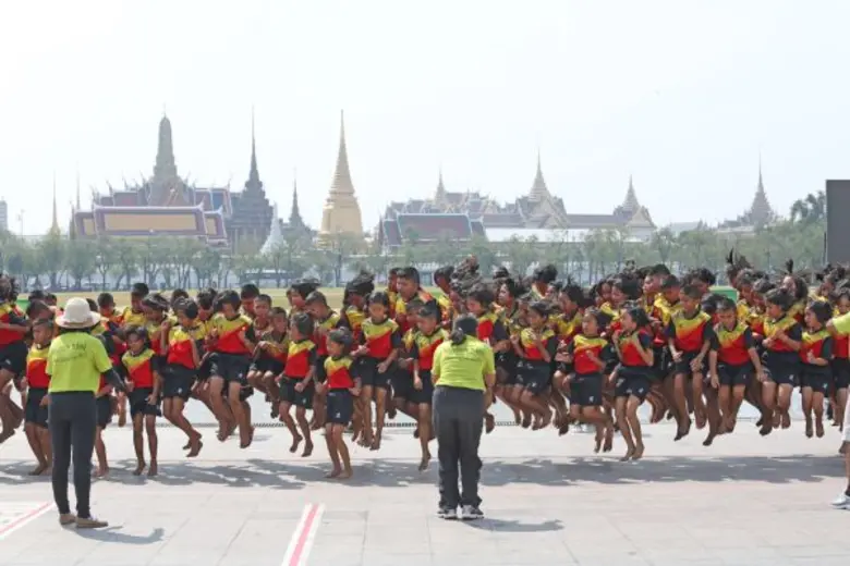 สถิติโลกบันทึก โรงเรียนวัดลำนาว จ.นครศรีธรรมราช แชมป์กระโดดเชือกสามัคคีประเทศไทย 300 คน