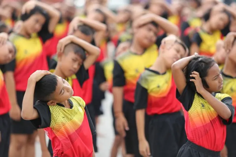 สถิติโลกบันทึก โรงเรียนวัดลำนาว จ.นครศรีธรรมราช แชมป์กระโดดเชือกสามัคคีประเทศไทย 300 คน