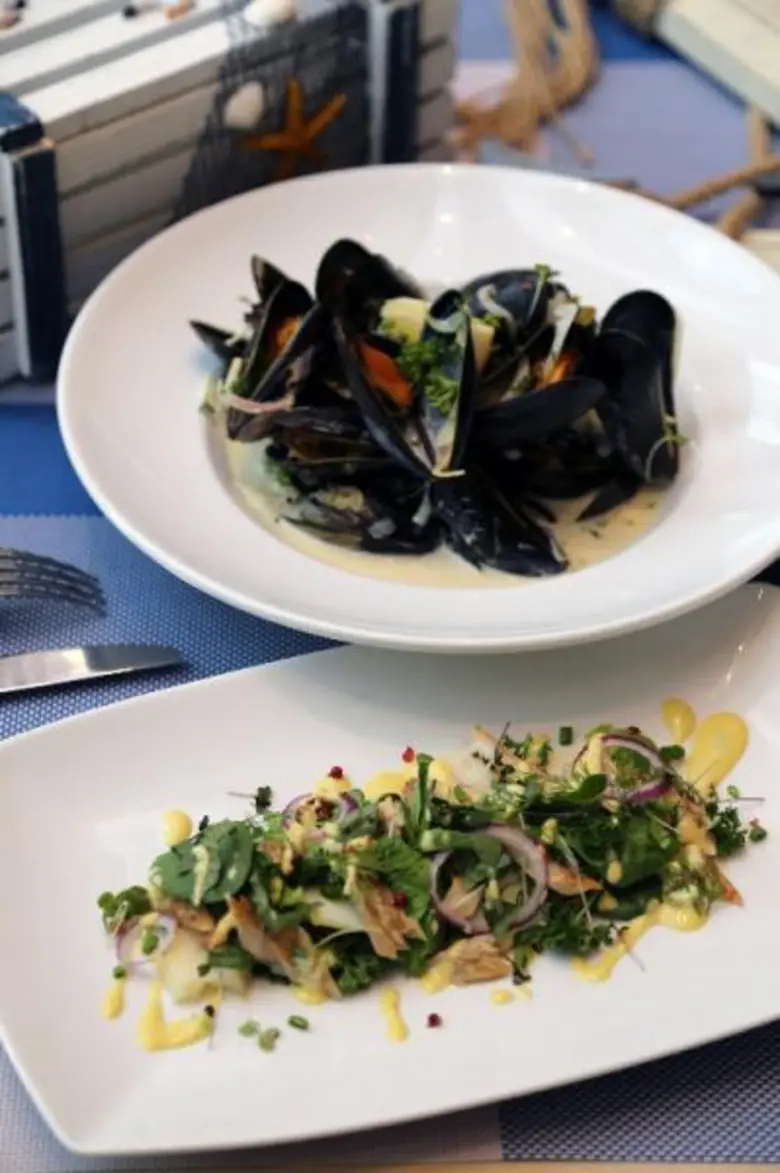 ดี๊ป บลู เซทเมนู (Deep Blue Set Menu) ห้อ...