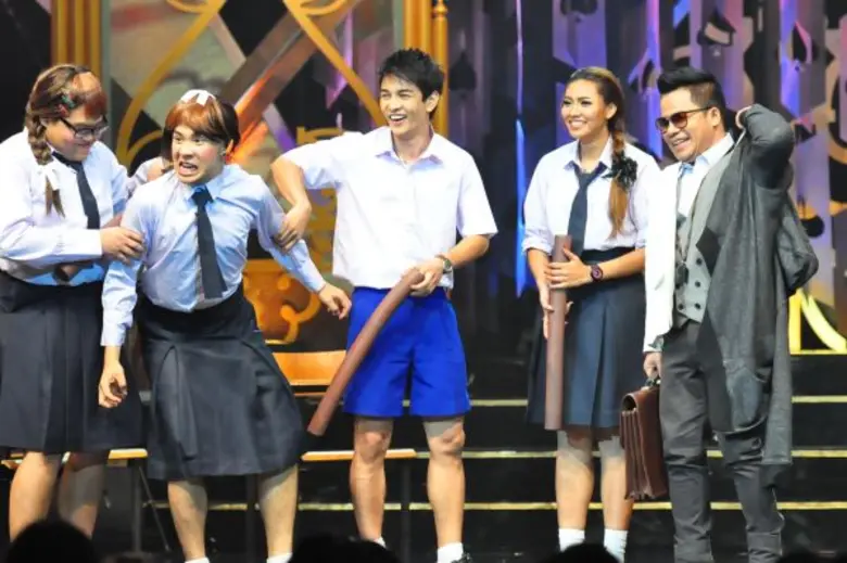 ทีวีไกด์: รายการ Sing Show “4โพดำ” “ยิ่งยง” ขอเปลี่ยนแนว!! ชวน “4โพดำ” ฟีเจอริ่งเพลงสตริง