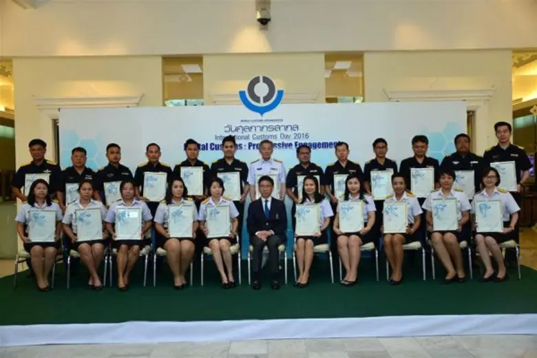 นายกุลิศ สมบัติศิริ อธิบดีกรมศุลกากร เป็น...
