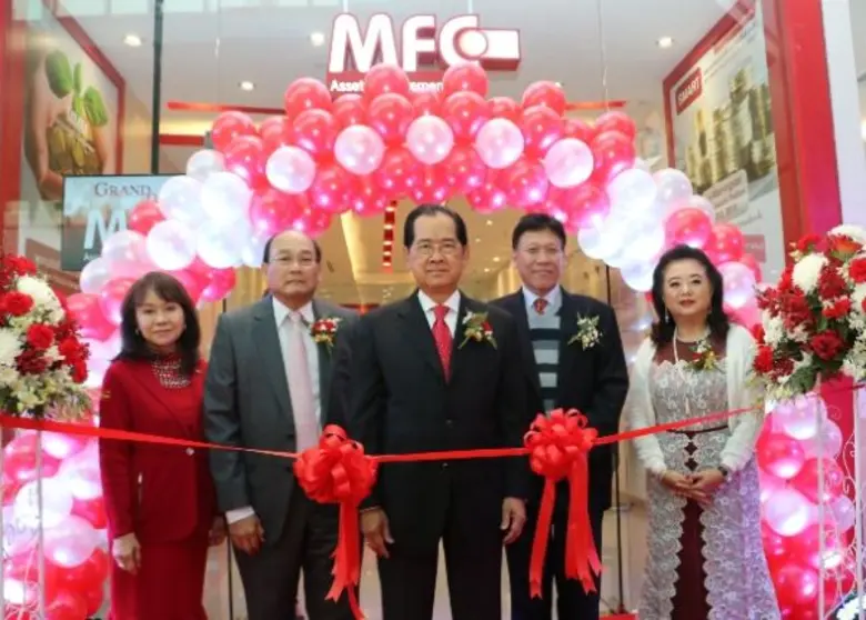 ดร.ณรงค์ชัย อัครเศรณี (กลาง) ประธานกรรมกา...