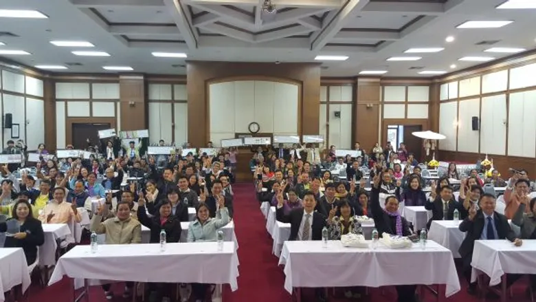 IQS แม่โจ้ จัดพิธีมอบประกาศนียบัตรผู้ผ่านการรับรองมาตรฐานเกษตรอินทรีย์สากล