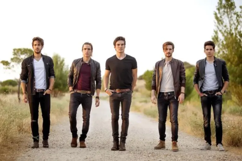 “DVICIO” ปล่อยคลิปร้องเพลงไทย 'อยู่ต่อเลยได้ไหม’ อ้อนแฟนๆ ก่อนบินลัดฟ้ามาให้กรี๊ดกันเต็มๆ ปลายเดือนกุมภาฯ