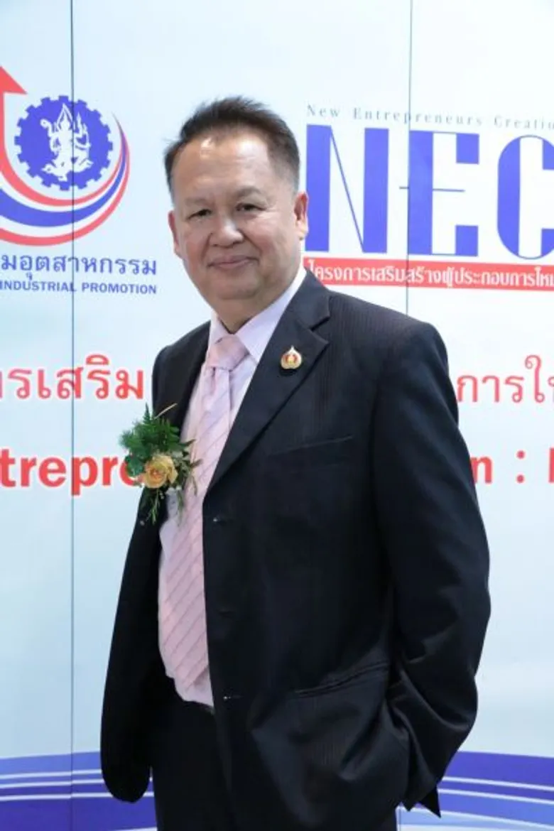 กสอ. ผนึกผู้ประกอบการ 6 ย่านการค้า โชว์ศักยภาพ “คลัสเตอร์แฟชั่น” ดึง 42 แบรนด์ เมดอินไทยแลนด์ เปิดศักราชปี 59