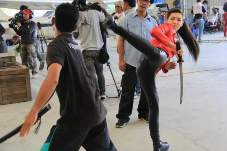 “เบลล่า” พลิกเป็นสาวนักบู๊ โชวลีลาสุดเท่ห์ เปิดฉาก “วิมานเมขลา”