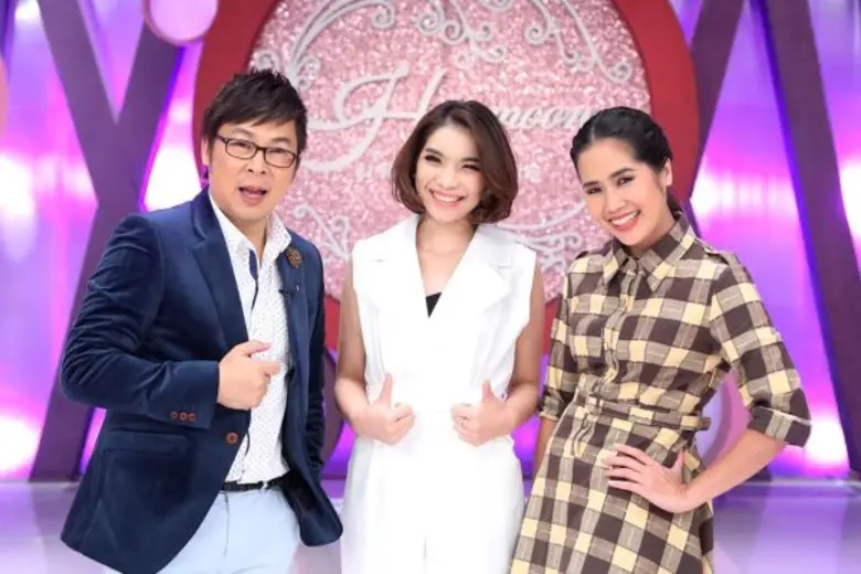 รายการ "น้ำผึ้งพระจันทร์" วาไรตี้ทอล์กโชว...
