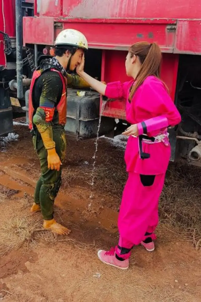ทีวีไกด์: รายการ "โหด มัน ฮา ประเทศไทย" “เฟิร์น พัสกร” หวานล้นจอ! โชว์สวีทกับหวานใจกลางกอง “โหด มัน ฮา!”