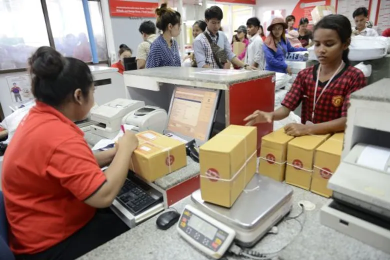 ไปรษณีย์ไทย เอาใจผู้ค้าออนไลน์ เปิดบริการ “ดี-แพ็คเกจ (D-Packet)” บริการรับ-ส่งสินค้า เก็บเงินหน้าบ้าน ตอบเทรนช้อปปิ้งปี 59