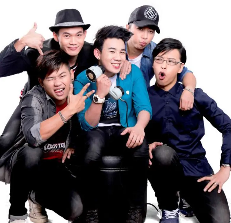 แอบซุ่มเข้าห้องอัดทำเพลงใหม่จนเสร็จเรียบร...