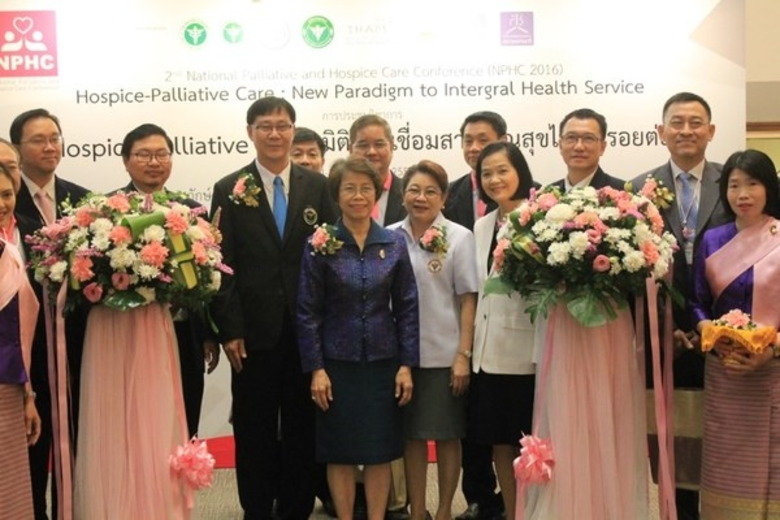 แพทย์หญิงมยุรา กุสุมภ์ ที่ปรึกษารัฐมนตรีว...