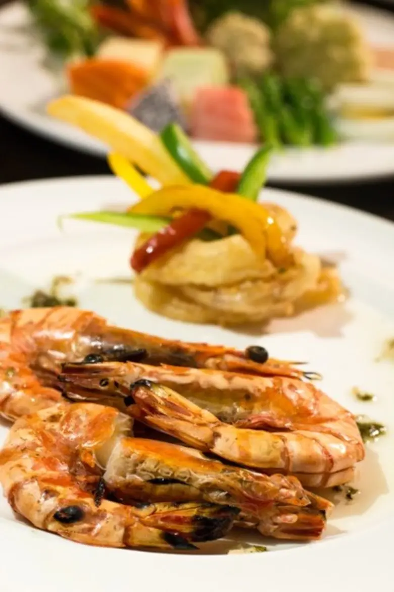 • "FRIDAY steak night buffet" ศุกร์หรรษาก...