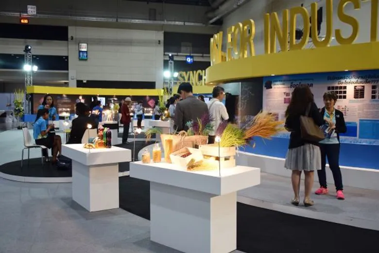 ซินโครตรอน จัดใหญ่! เปิดงานประชุมและนิทรรศการ Thailand Synchrotron Conference and Exhibition 2016 โชว์ผลงานวิจัยจากทั่วทุกมุมโลก พร้อมลงนามความร่วมมือด้านวิชาการกับ เบทาโกรและ กรีนอินโนเวทีฟ หวังพัฒนาความเข้มแข็งด้านวิชาการ