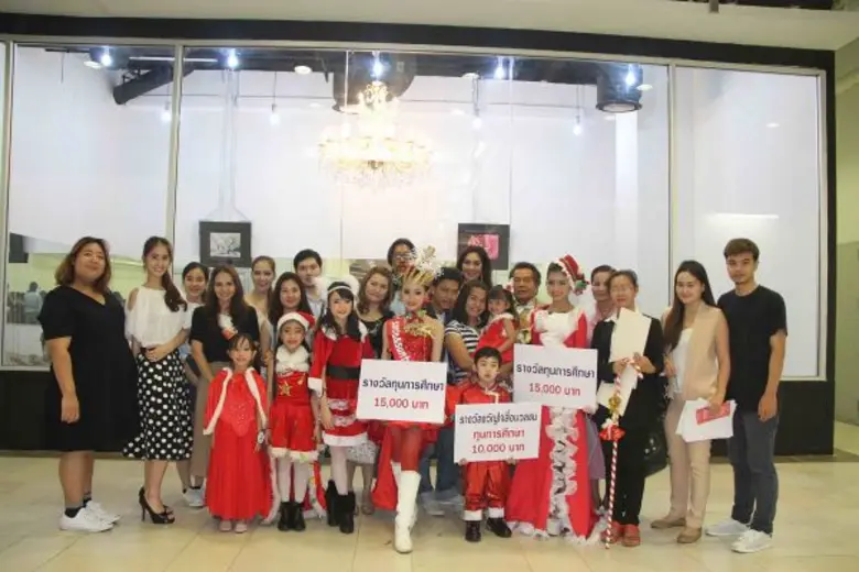 “ฝ้าย เกศโมฬี” จับมือ “แมน วทัญญู”  ร่วมตัดสินงานประกวด “Santa & Santy Kids 2015”