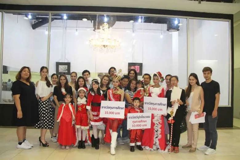 “ฝ้าย เกศโมฬี” จับมือ “แมน วทัญญู” ร่วมตัดสินงานประกวด “Santa & Santy Kids 2015”