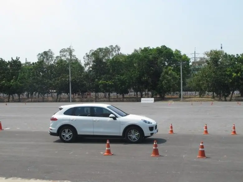 เอเอเอสฯ จัดงาน Porsche Driving Experience 2016 ทดสอบสมรรถนะรถยนต์ปอร์เช่อย่างไร้ขีดจำกัด