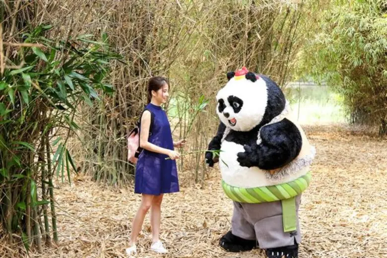 Movie Guide: ฝน ศนันธฉัตร พบเพื่อนใหม่เป็นแพนด้ากลางป่าใหญ่