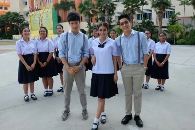 ทีวีไกด์: รายการ “รถโรงเรียน High School Reunion” “ใหม่” เผยเคยเป็นทอมคบสาว