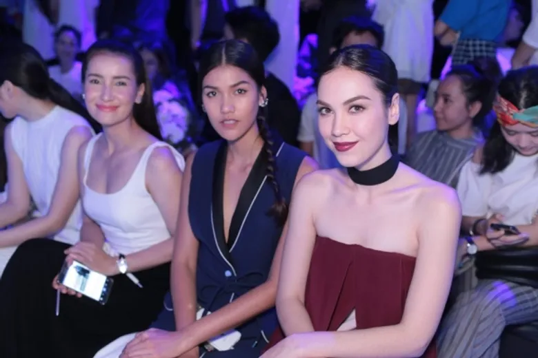 สาวสามตัวแม่ แอน ทองประสม แอฟ ทักษอร และแมท ภีรนีย์ ร่วมอัพเดทเทรนด์คอลเลกชั่นสปริง/ซัมเมอร์ 2016 ของ Asava ถึงขอบรันเวย์