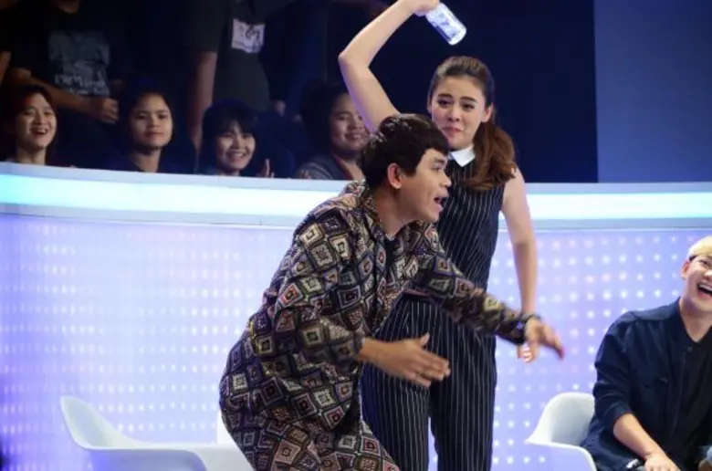 ทีวีไกด์: รายการ “I Can See Your Voice” แจ็ค – ใบเฟิร์น ป่วน!! “I Can See Your Voice” ทำ “เอ๊ะ จิรากร” หัวหมุน..