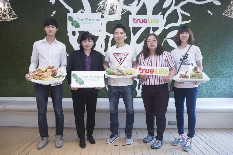 ภาพข่าว: เดอะ เทอเรส ต้อนรับทีมโค้ชและนักกีฬาเทควันโดพร้อมแฟนคลับ