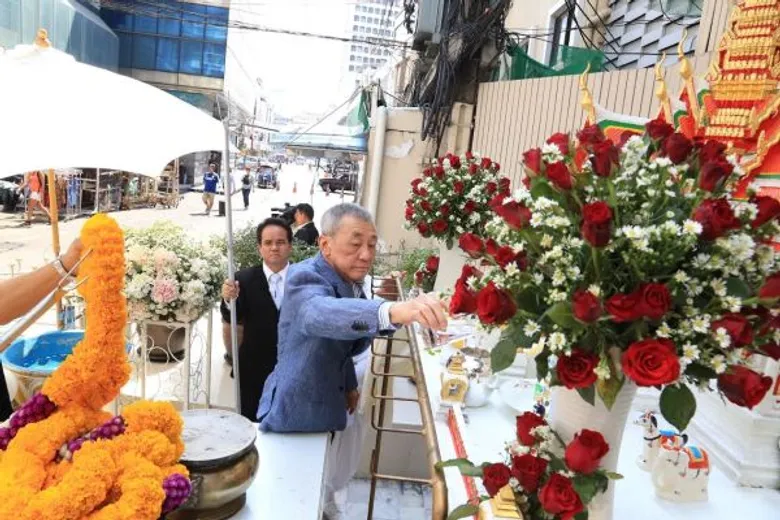 ช่อง 3 จัดพิธีไหว้ “ศาลพระภูมิ” ใบหยก 2 ประจำปี 2559 ในโอกาสครบรอบ 46 ปี เพื่อความเป็นสิริมงคล