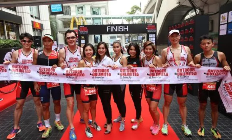 อัมรินทร์ พลาซ่า ดึงปู- ไปรยา ไอดอลคนรักสุขภาพร่วมลงแข่ง 'อัมรินทร์ เอาท์ดอร์ อันลิมิเต็ด ไตรกีฬา นานาชาติ 2559’
