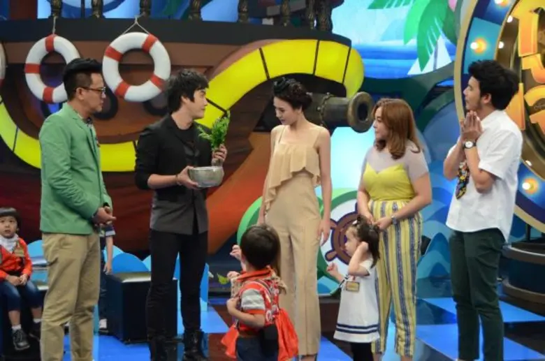 ทีวีไกด์: รายการ "กู้อีจู้ผจญภัย" อ๋อง – ดาด้า แท็คมือช่วยน้องลุยเกม กู้อีจู้ผจญภัย