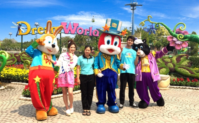 ดาเรศ นิติรักษา ผู้จัดการแผนกประชาสัมพันธ์ ให้การต้...