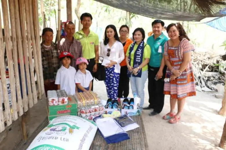 ช่อง13 นำทีมนักแสดง ผู้ประกาศ “สร้างสุขให้น้อง” จับมือพันธมิตรสร้างจิตอาสา ณ โรงเรียนบ้านพงแขม จ.บุรีรัมย์