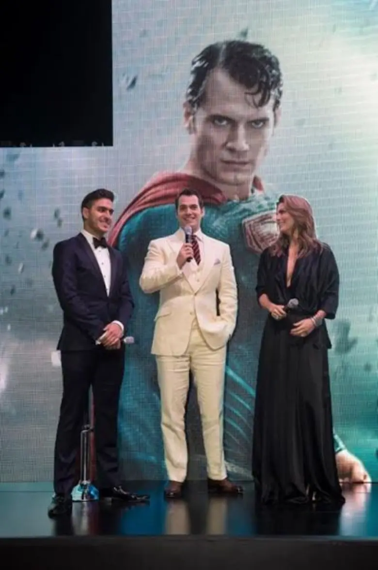 เบ็น เอฟเฟลค ,เฮนรี่ คาวิลล์ , แกล กาโดต์ และผู้กำกับ ร่วมงานพรีเมียร์ Batman v Superman: Dawn of Justice ที่ เม็กซิโก
