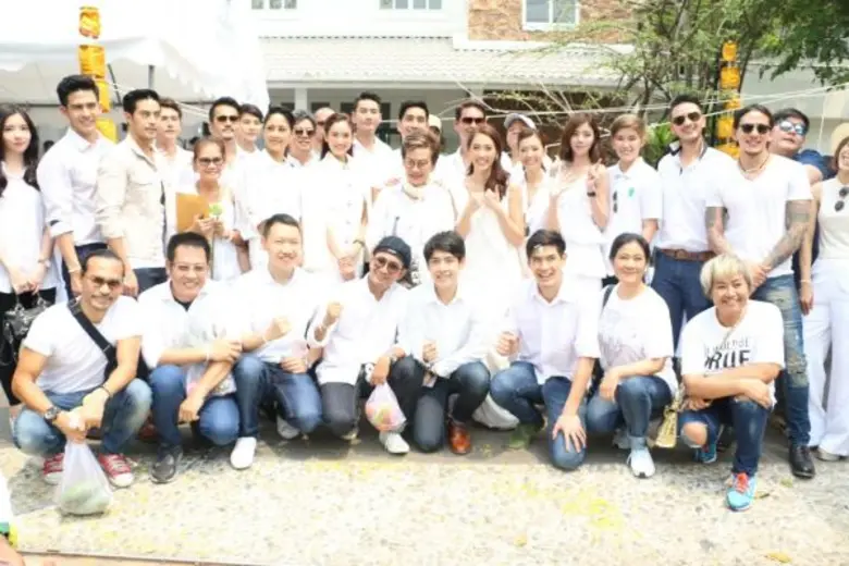 ถือเป็นฤกษ์งามยามดีที่ผู้จัด 2 พี่-น้อง "...
