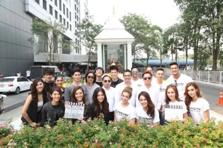 คุณบรรณสิทธิ์ รักวงษ์ ผู้อำนวยการสถานีโทร...