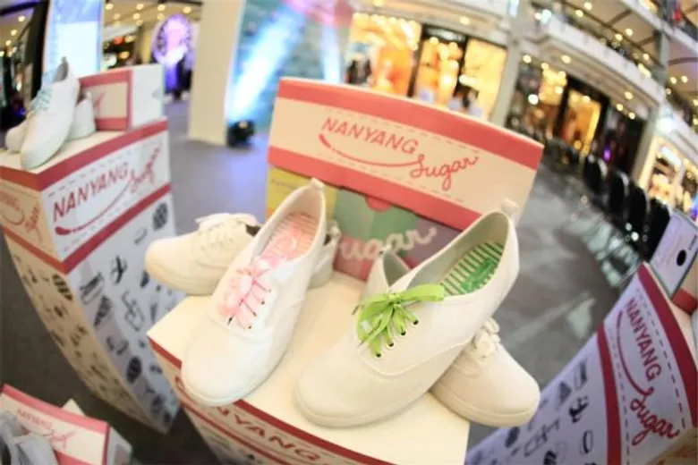 เปิดตัว นันยาง ชูก้าร์ รองเท้าผ้าใบผู้หญิงสีขาว ใส่เรียน ใส่เล่น ใส่เที่ยวได้ในคู่เดียว เลือกหวานได้มากถึง 7 สี ด้วย Fruity Ribbon