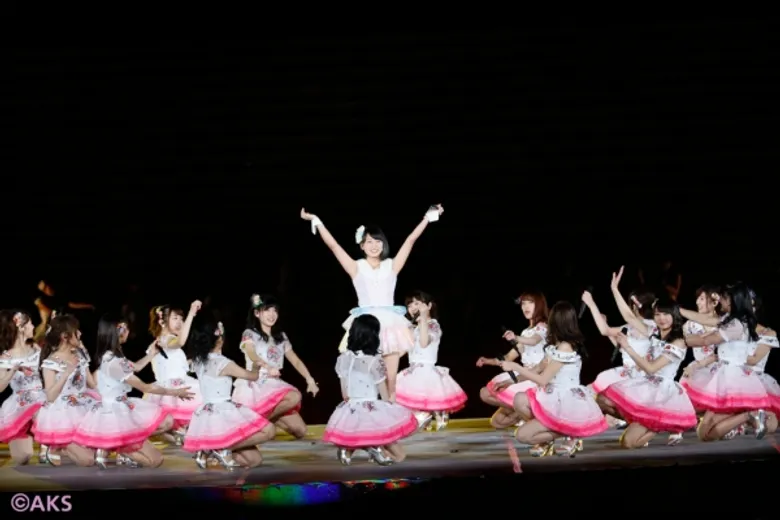 “AKS” ญี่ปุ่น ไฟเขียว “ไทย” ประกาศสร้างไอดอลกรุ๊ป “BNK48” กลางงานคอนเสิร์ตฉลอง 10 ปีวงไอดอลรุ่นพี่จากญี่ป่น “AKB48”