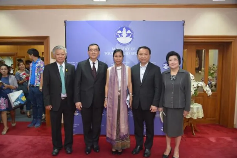 รมว.ท่องเที่ยว ร่วมกับพันธมิตรมอบของขวัญสงกรานต์ ส่งเสริม“สงกรานต์ วิถีไทย” เน้นไทยเที่ยวไทยกระตุ้นการใช้จ่ายเพื่อกระจายรายได้ และ ชวนคนไทยสนุกสงกรานต์เพื่อทุกคน(Songkran for all)ใช้น้ำสร้างความสุขอย่างรู้ค่า ย้ำข้อห่วงใย “เที่ยวปลอดภัย”