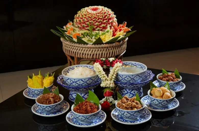 ห้องอาหารนานาชาติ ซิตี้ บิสโทร ชั้น 1 โรง...