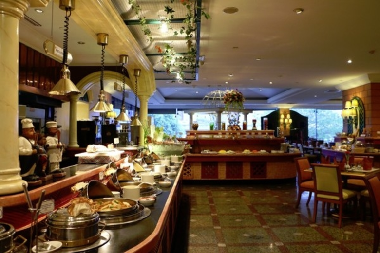 เทศกาลข้าวเหนียวมะม่วง ห้องอาหาร 92 คาเฟ่ โรงแรมโกลเด้นทิวลิป ซอฟเฟอริน กรุงเทพฯ