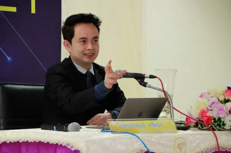 (1 เมษายน 2559) คณะศิลปกรรมศาสตร์ มหาวิทย...