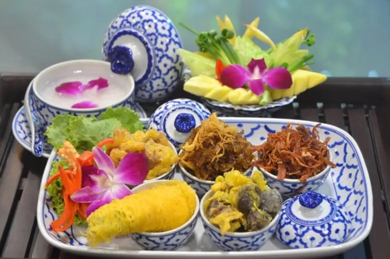"วันสงกรานต์" ซึ่งตรงกับวันที่ 13 เมษายนข...