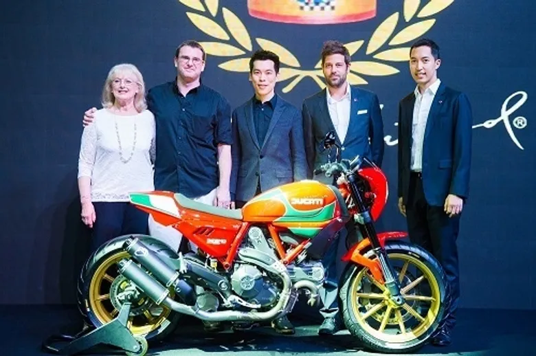 ภาพข่าว: ดูคาติไทยแลนด์ เปิดตัวรถ Ducati Scrambler Special Edition Mike Hailwood แด่ผู้รักอิสระและแตกต่างอย่างมีสไตล์ เพียง 58 คันเท่านั้น แรงบันดาลใจจากนักแข่งผู้ยิ่งใหญ่ในตำนาน Mike Hailwood ไมค์ เฮลวูด