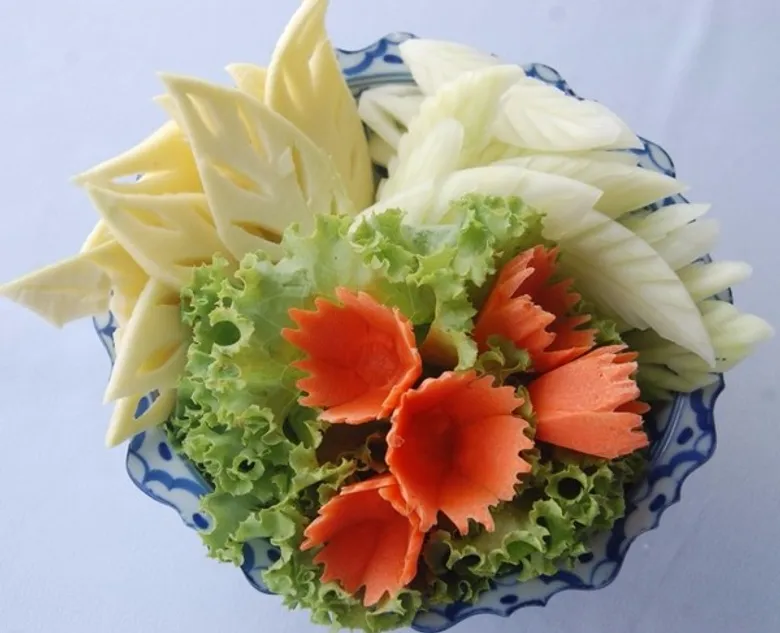คลายร้อนชุ่มฉ่ำด้วยเมนูข้าวแช่ตำรับโบราณ