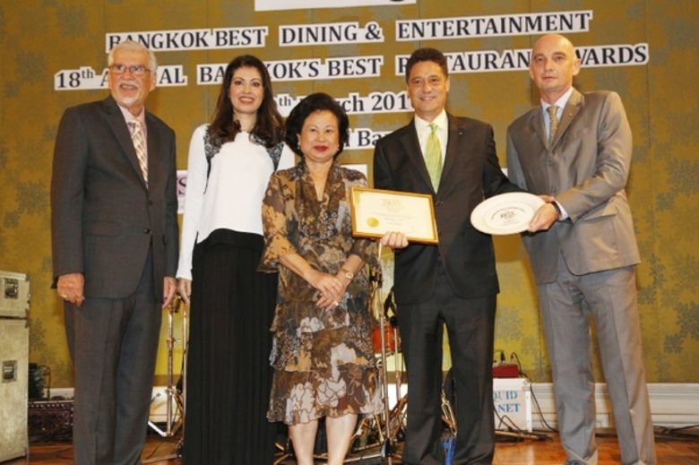 มร. ฟิลลิป คูวาราซ ผู้จัดการภาคพื้นและผู้...