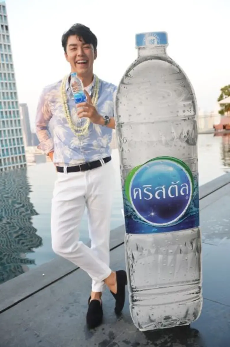 น้ำดื่มคริสตัลนำโดยคณะผู้บริหารบริษัท เสร...