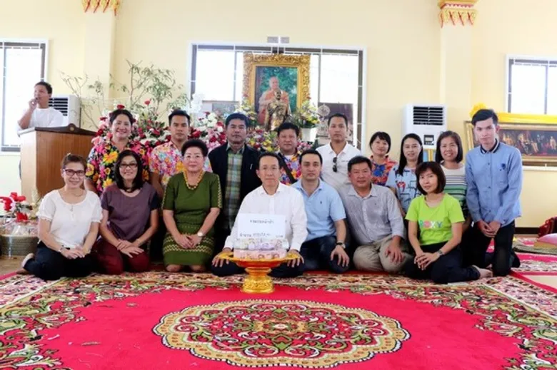 ตลาดสี่มุมเมืองทอดผ้าป่ายอด 5 แสน ...พร้อมถวายศาลาบำเพ็ญกุศล ''