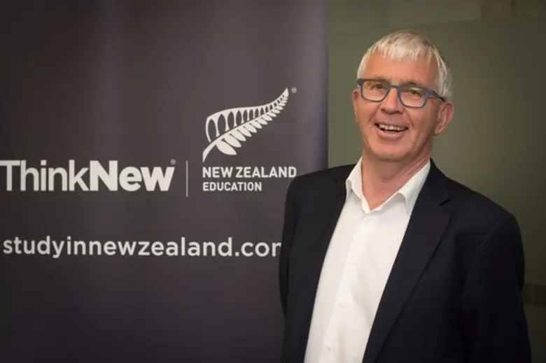 ให้นิวซีแลนด์เป็นผู้มอบอนาคตทางการศึกษาของคุณ โดยปีเตอร์ บูล ผู้จัดการทั่วไป หน่วยงานการศึกษานิวซีแลนด์