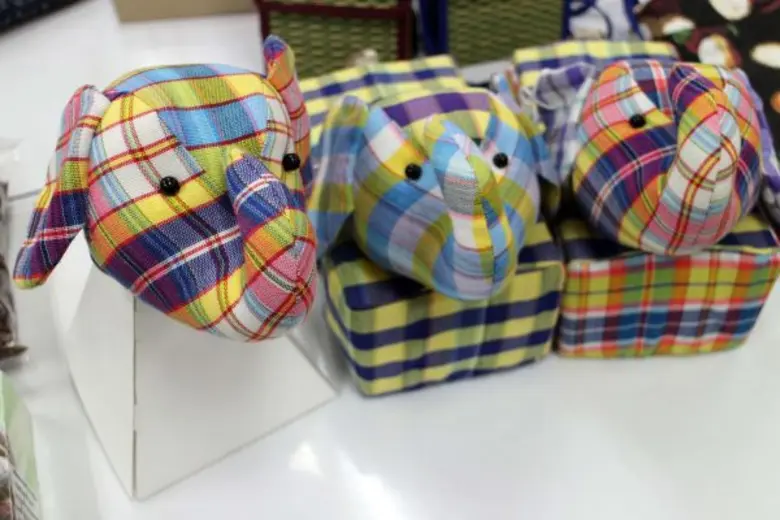 ศิลปกรรมฯ มทร.ธัญบุรี  ลงพื้นที่ 'ฉะเชิงเทรา’ ยกระดับสินค้าโอทอป