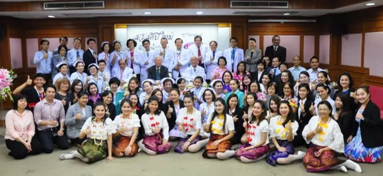 คณะผู้บริหารและทีมงาน โรงพยาบาลไทยนครินทร...
