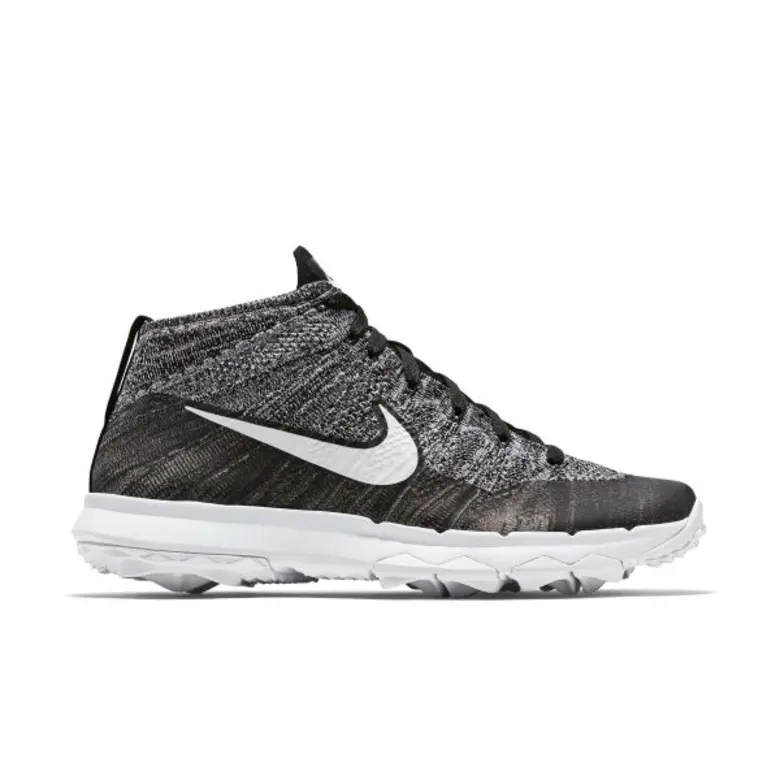 ก้าวลงสนามด้วยรองเท้าหุ้มข้อ Nike Flyknit Chukka
