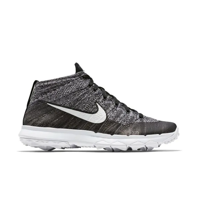ก้าวลงสนามด้วยรองเท้าหุ้มข้อ Nike Flyknit Chukka